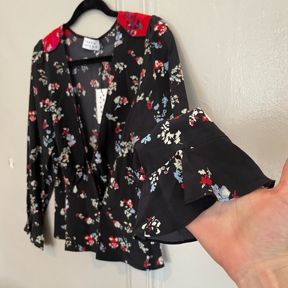 TANYA TAYLOR floral clusters clio top size: 6 100% silk - Picture 7 of 16